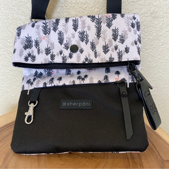 Sherpani Bags Sherpani Crossbody Purse Handbag Trees Hearts Black
